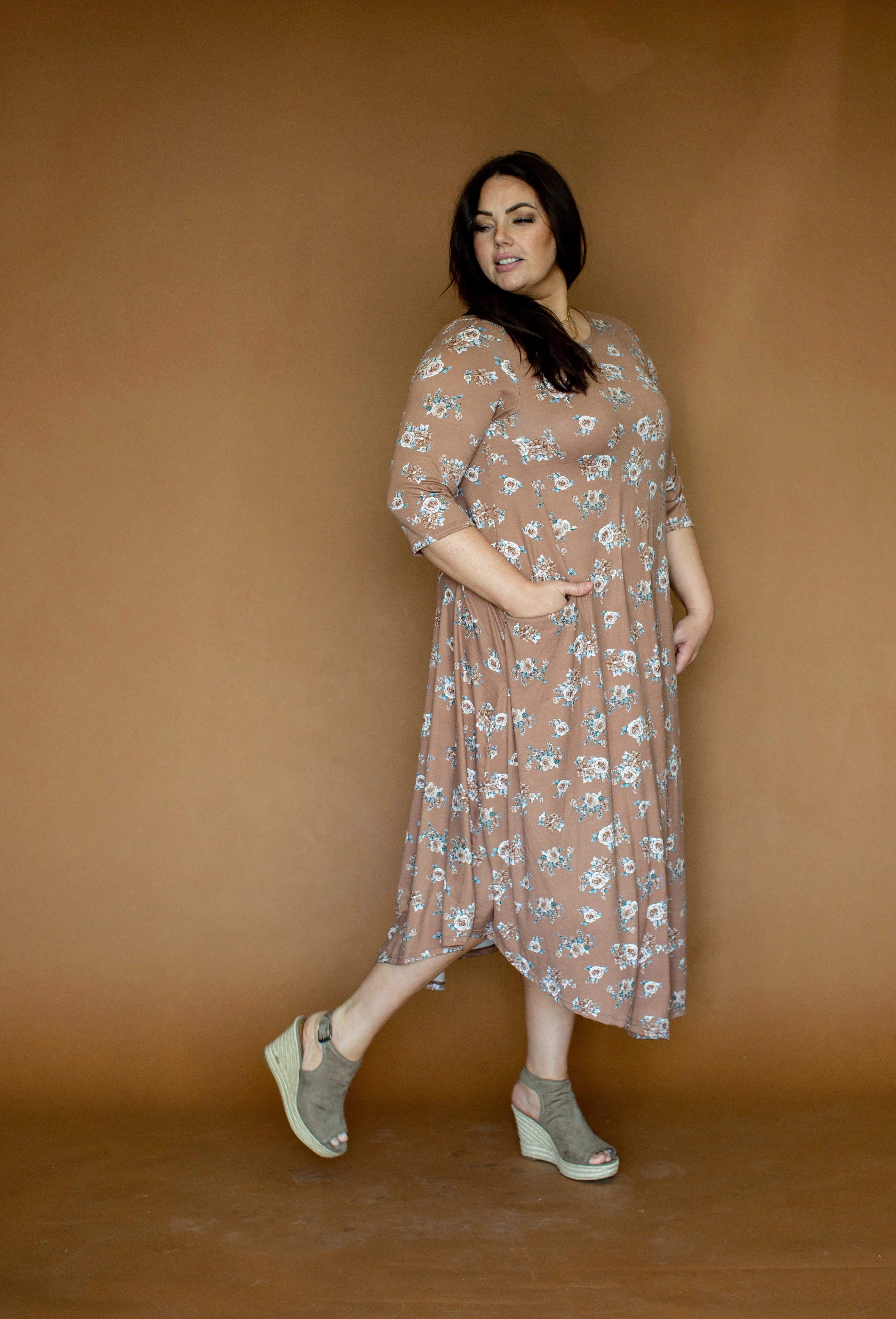 Jessi Dress Tan Floral