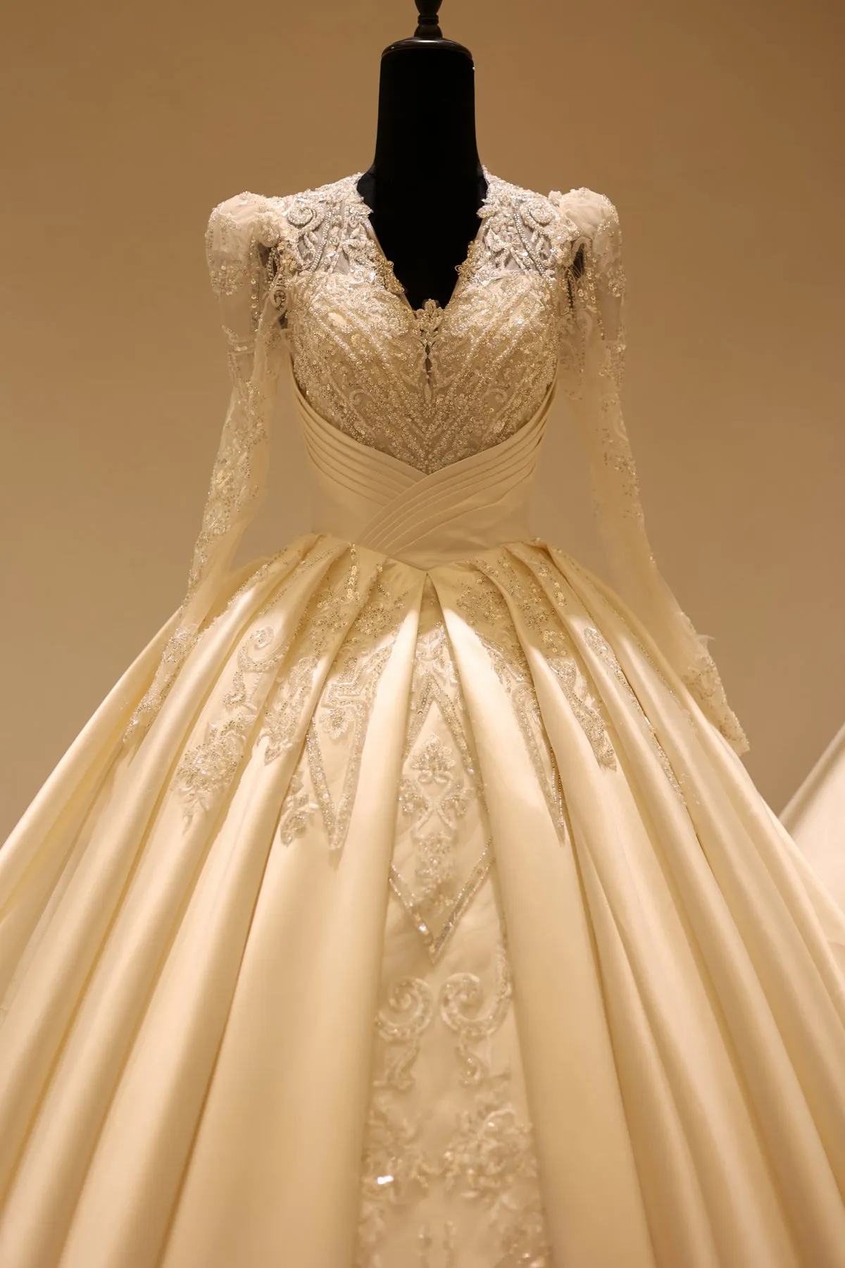 Vintage V-Neck Long Sleeve Satin Wedding Dress RS026